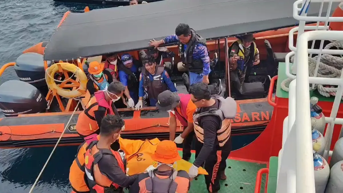 Hasil Identifikasi DVI: Korban Dipastikan Anak Pelatih Valencia Jenis Kelamin Laki-Laki Usia 10 Tahun Tim SAR Gabungan berhasil menemukan 1 jenazah, anak dari Pelatih Tim Putri Valencia B, dalam tragedi KM Putri