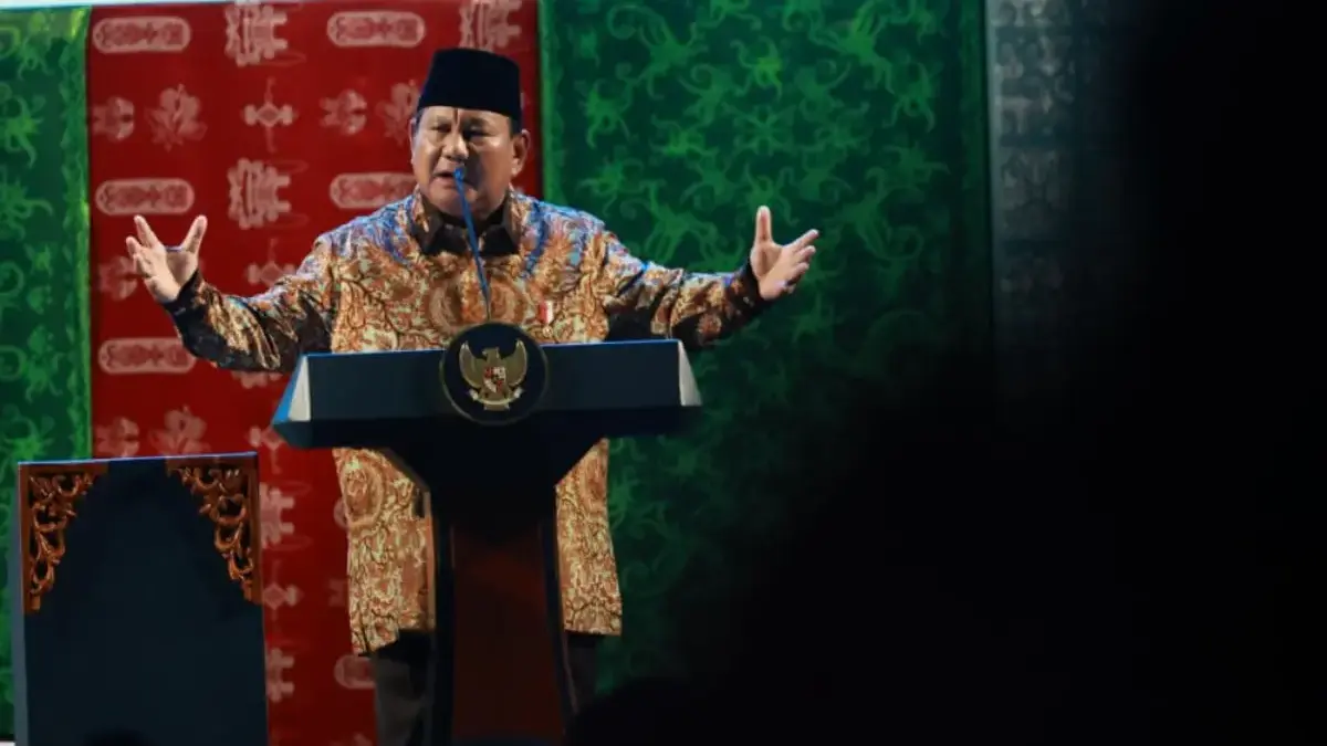 Prabowo Soal Kekayaan Indonesia dan Beberkan Hasil Survei Dunia Rakyat Indonesia Bahagia Meski Belum Sejahtera Presiden Prabowo Subianto saat memberi sambutan di Perayaan Natal Nasional 2025 di Tennis Indoor Stadium Senay