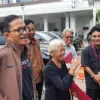 Direktur Eksekutif Amnesty International Indonesia, Usman Hamid, menyambangi Balai Kota Jakarta pada Kamis (22
